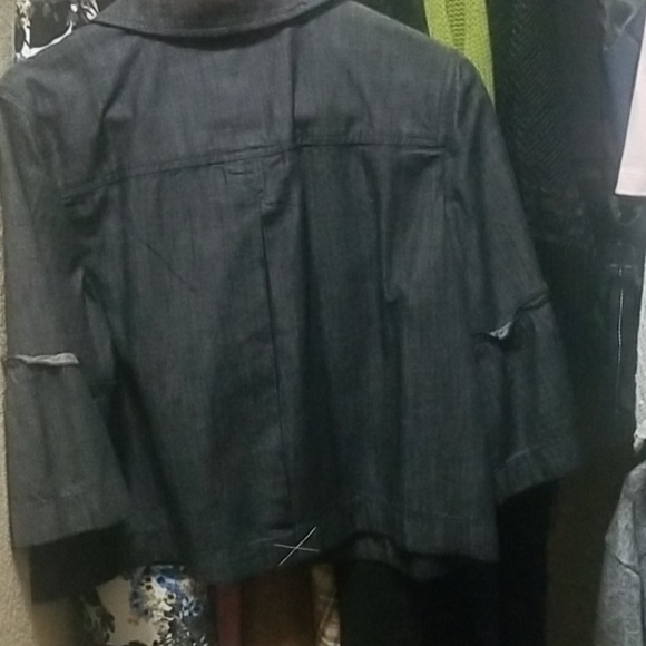 Structured Top - Picture 3 of 3